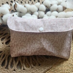 Chic Leaf Pattern Cosmetic Pouch